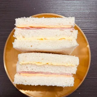 火腿蛋三明治
